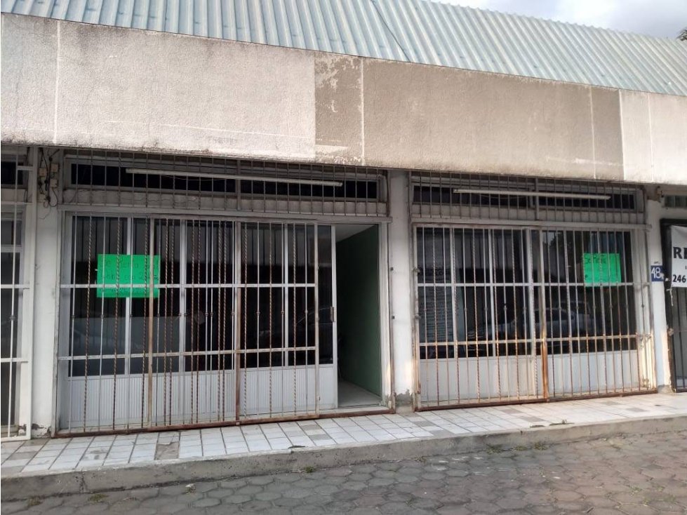 RENTA LOCAL COMERCIAL EN PLAZA PREMIER 2 NIVELES