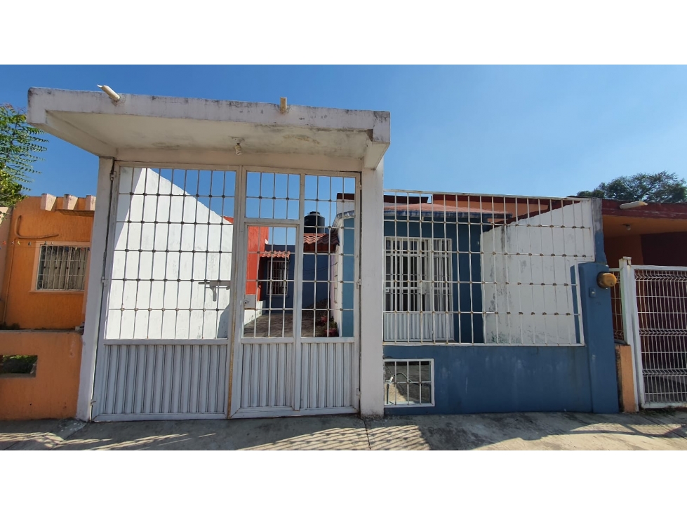 SE VENDE CASA EN FRACCIONAMIENTO CEDROS