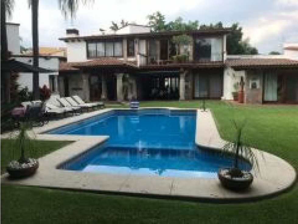 Venta de Casa Sola en la Colonia Vista Hermosa
