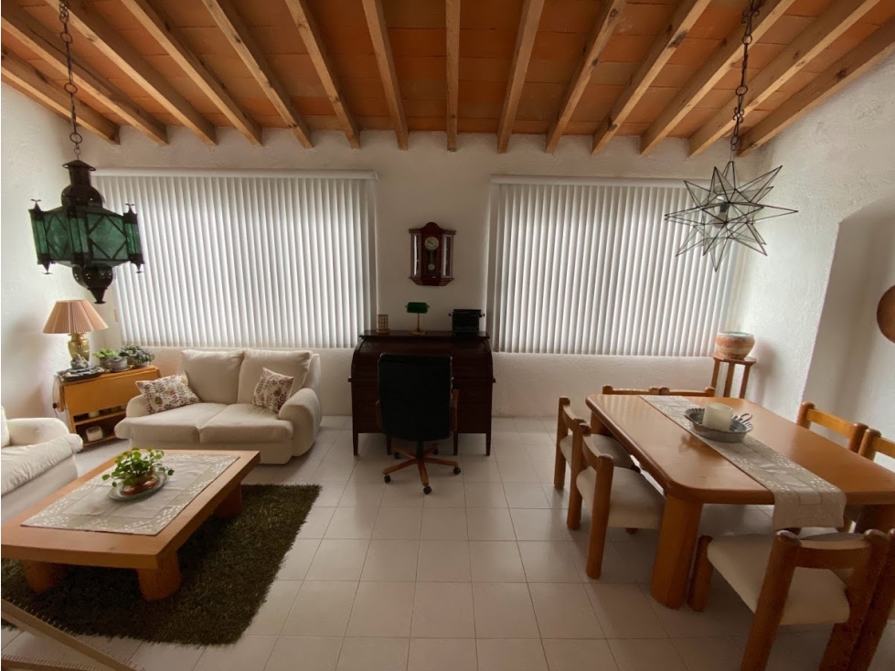 VENTA AMPLIA CASA  JURIQUILLA MISIONES  QUERETARO