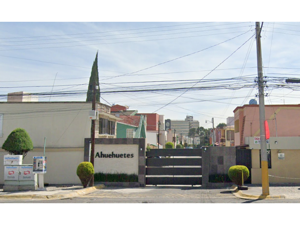 Gran casa en Conjunto Ahuehuetes, Metepec