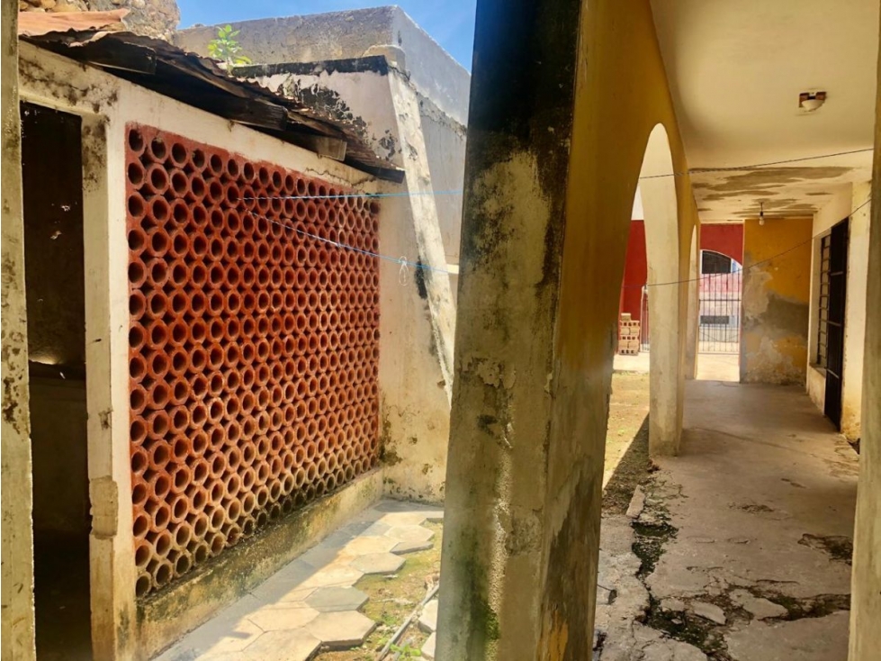 Propiedad con departamentos para remodelar en el centro de Mérida