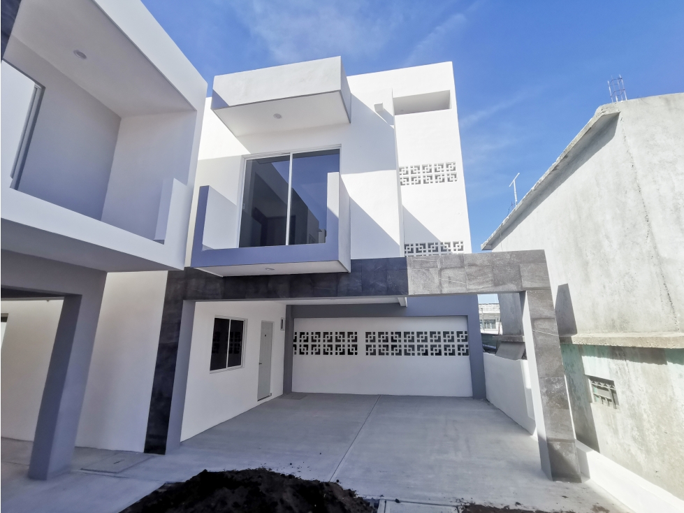 Casas en venta en Col. Del Pueblo, Tampico. FMR-V242