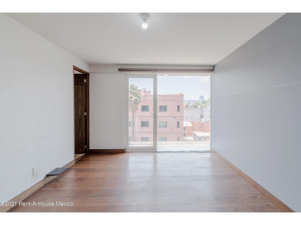 Departamento en venta en Av Patriotismo E.C