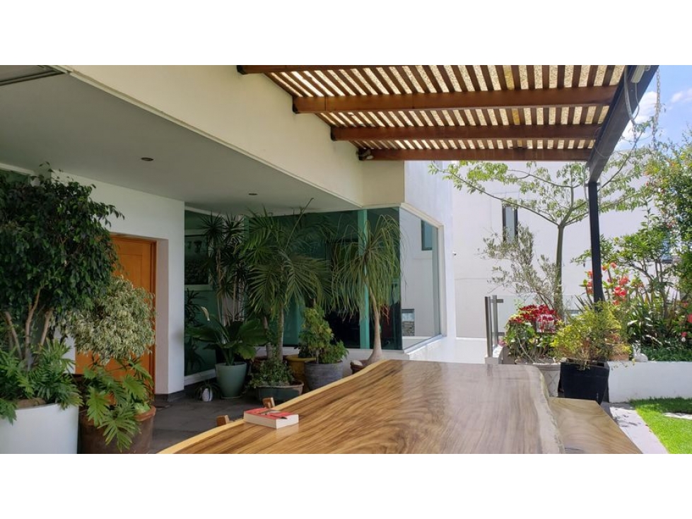 QH5 3707 Residencia con Elevador y Vista al Acueducto de Querétaro