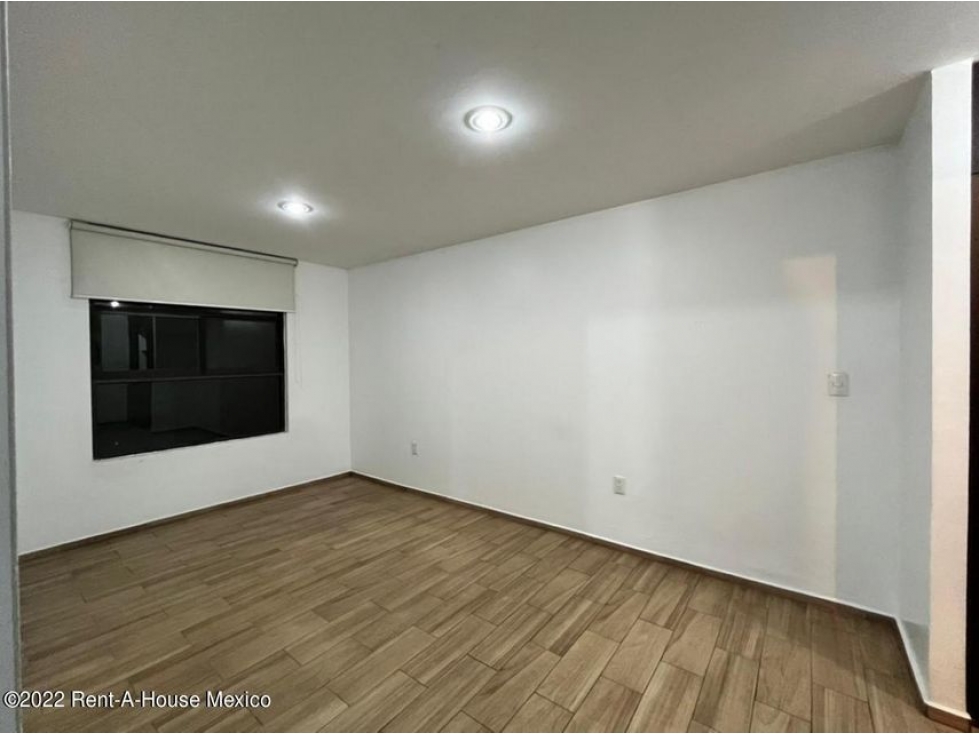 Departamento en Ventan Avenida Primero de Mayo 22-4154