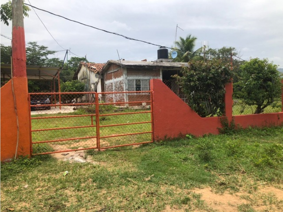 SE VENDE RANCHO CON GANADO A 10 MINUTOS DE VILLAFLORES