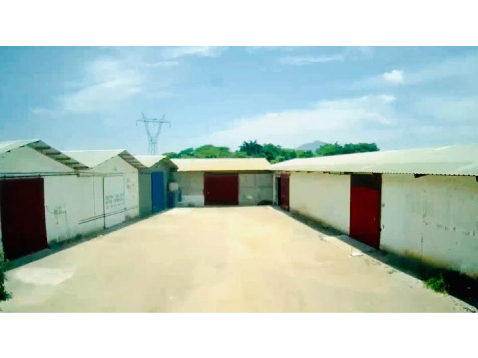 Bodega de 1,000 metros en renta frente protección Civil