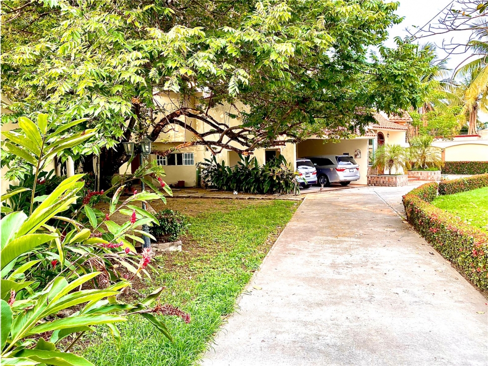Hermosa Quinta en Venta, Ixtacomitán, Villahermosa, Tabasco