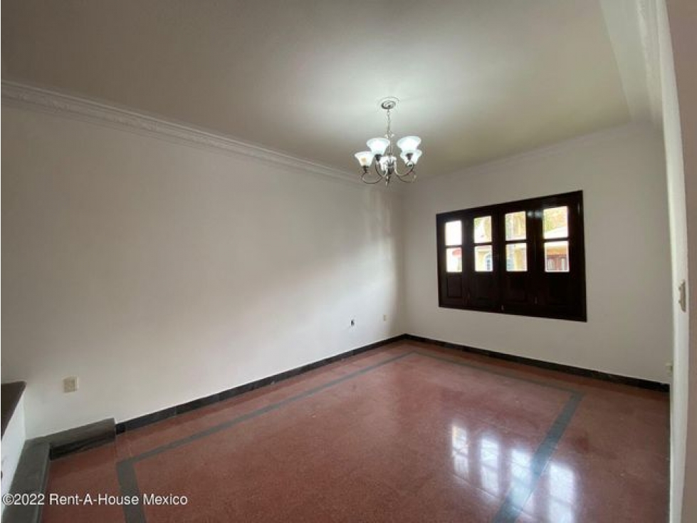 Centro Sur casa contemporáneo en RENTA de 295 mts2 QH5090