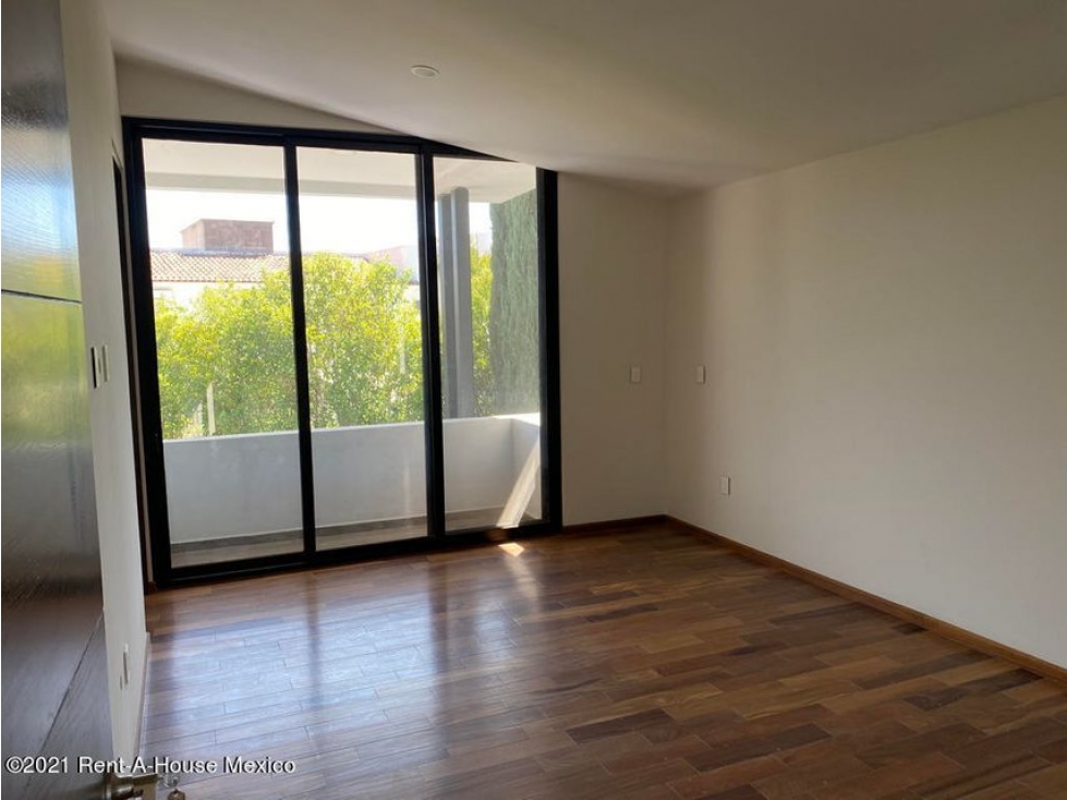 EN RENTA Residencia El Campanario, Queretaro GRC22-3196