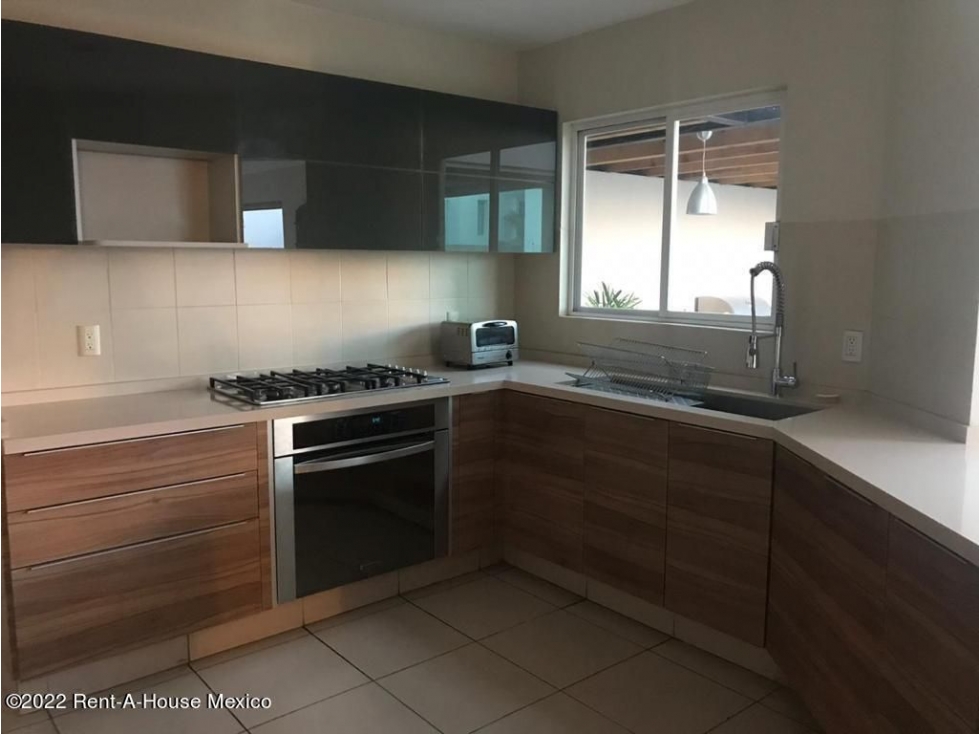 Hermosa casa en venta en Mision Conca-VL-22-3972