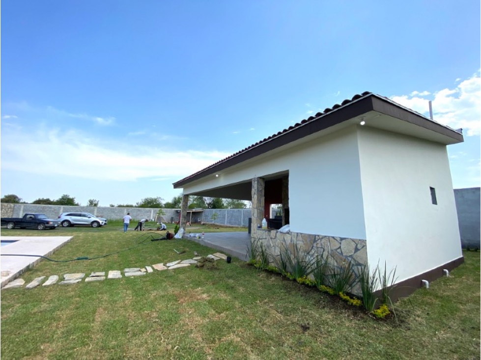 QUINTA EN VENTA CARRETERA NACIONAL MONTEMORELOS LOS LIRIOS