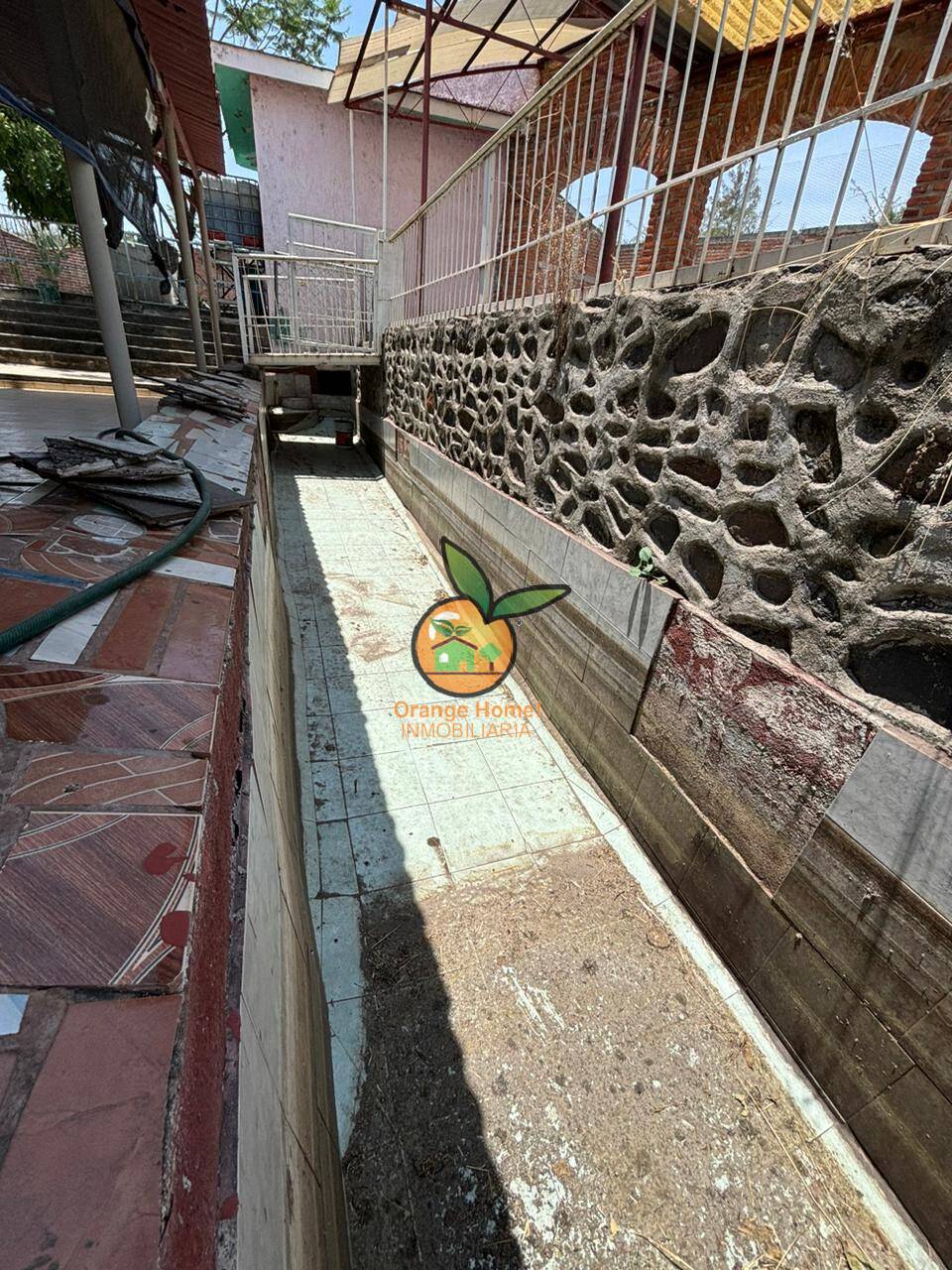 CASA CON TERRENO AMPLIO EN POTRERO LA TARJEA, JUANACATLÁN