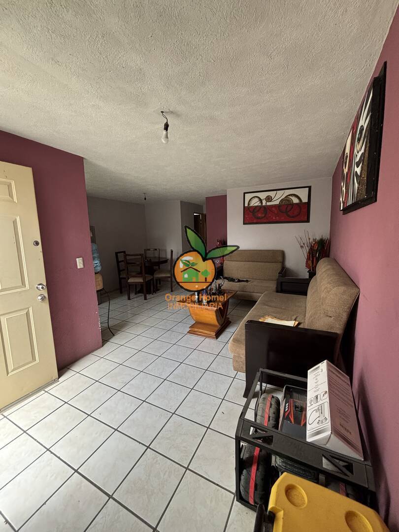 CASA EN VENTA EN COTO EN PARQUES DE SANTA CRUZ DEL VALLE, TLAQUEPAQUE